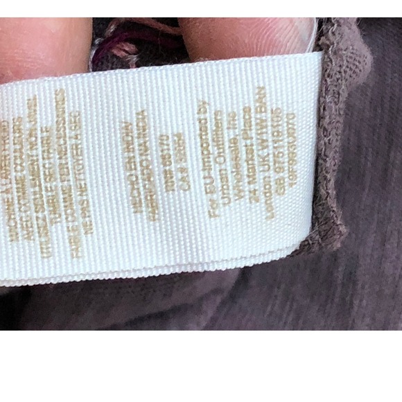 Free People Women's Blouse Embroidered Bell Sleeve Keyhole Neck Pink Boho - Picture 6 of 11